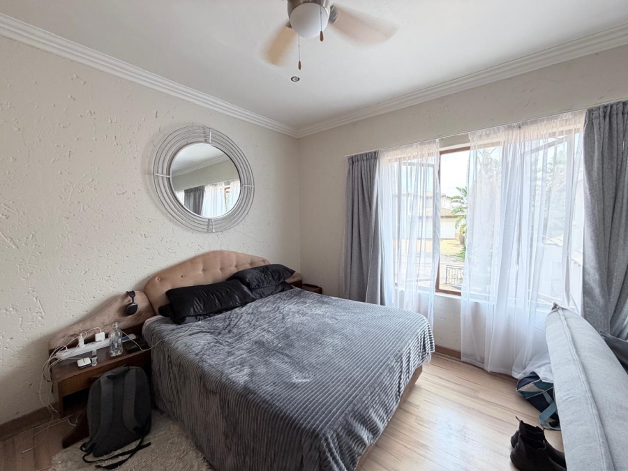 4 Bedroom Property for Sale in Featherbrooke Estate Gauteng