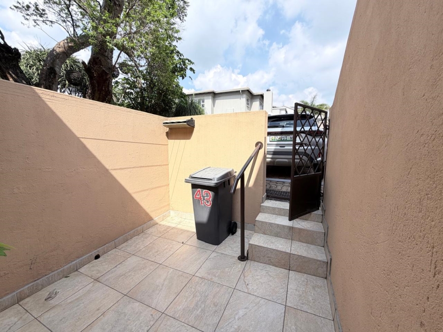 4 Bedroom Property for Sale in Featherbrooke Estate Gauteng