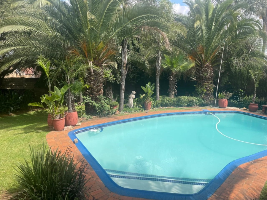 4 Bedroom Property for Sale in Rant En Dal Gauteng