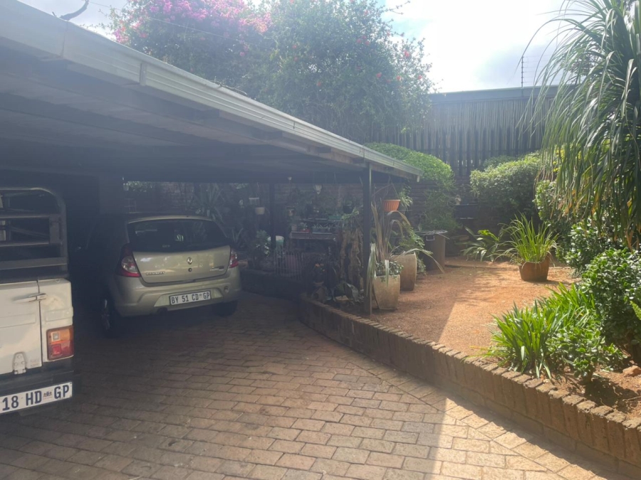 4 Bedroom Property for Sale in Rant En Dal Gauteng