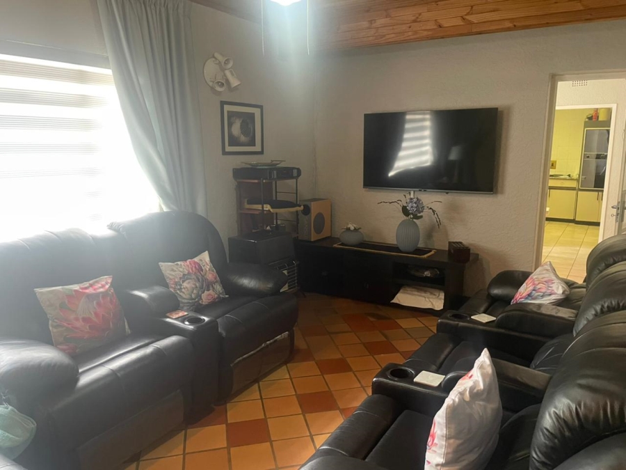 4 Bedroom Property for Sale in Rant En Dal Gauteng