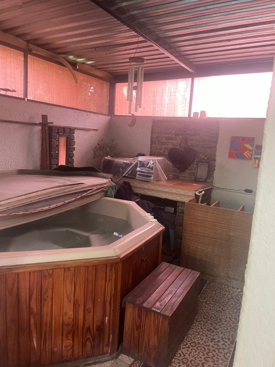 4 Bedroom Property for Sale in Rant En Dal Gauteng