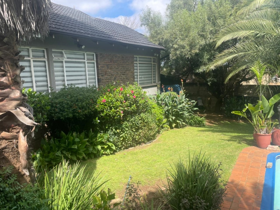 4 Bedroom Property for Sale in Rant En Dal Gauteng