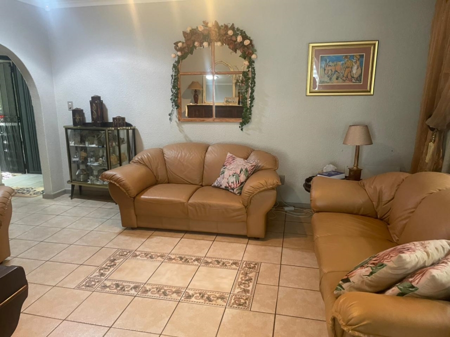 4 Bedroom Property for Sale in Rant En Dal Gauteng