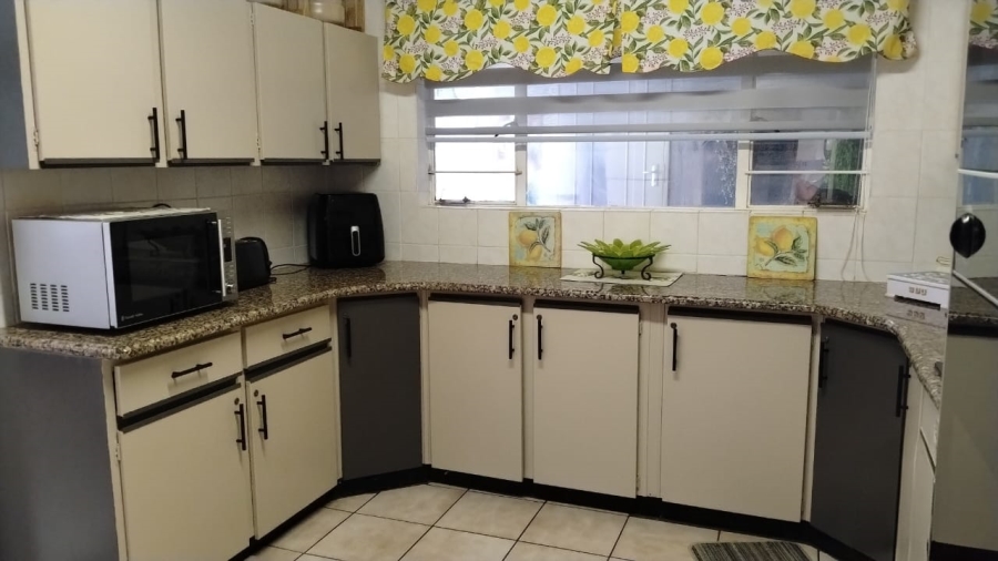 4 Bedroom Property for Sale in Rant En Dal Gauteng