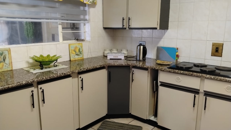 4 Bedroom Property for Sale in Rant En Dal Gauteng