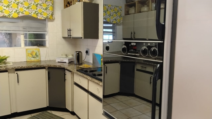 4 Bedroom Property for Sale in Rant En Dal Gauteng