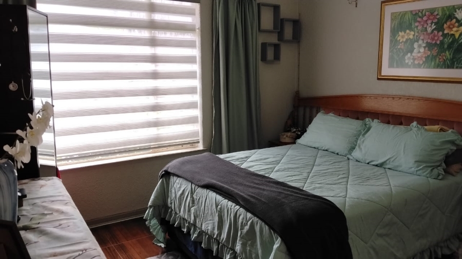 4 Bedroom Property for Sale in Rant En Dal Gauteng