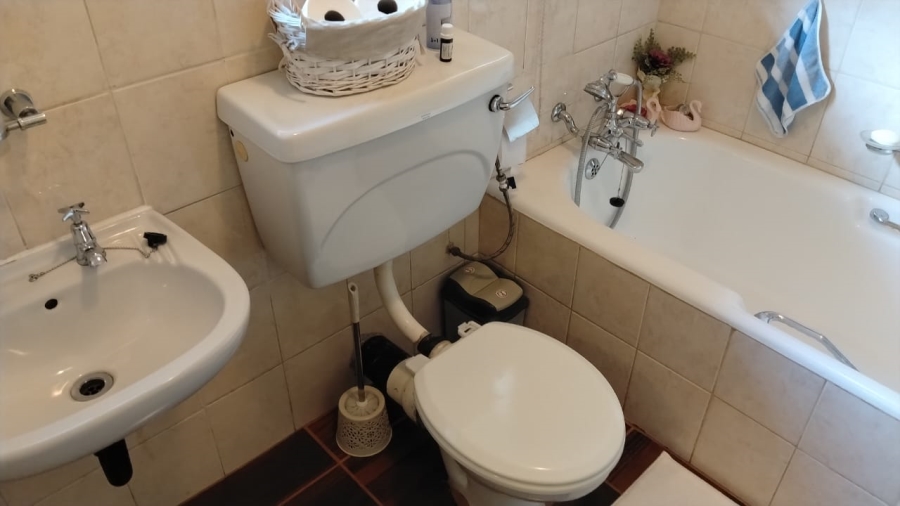 4 Bedroom Property for Sale in Rant En Dal Gauteng