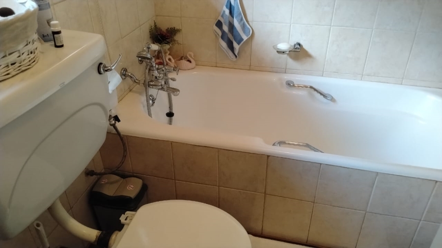 4 Bedroom Property for Sale in Rant En Dal Gauteng