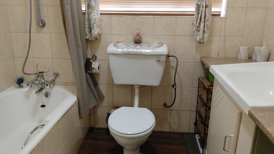 4 Bedroom Property for Sale in Rant En Dal Gauteng