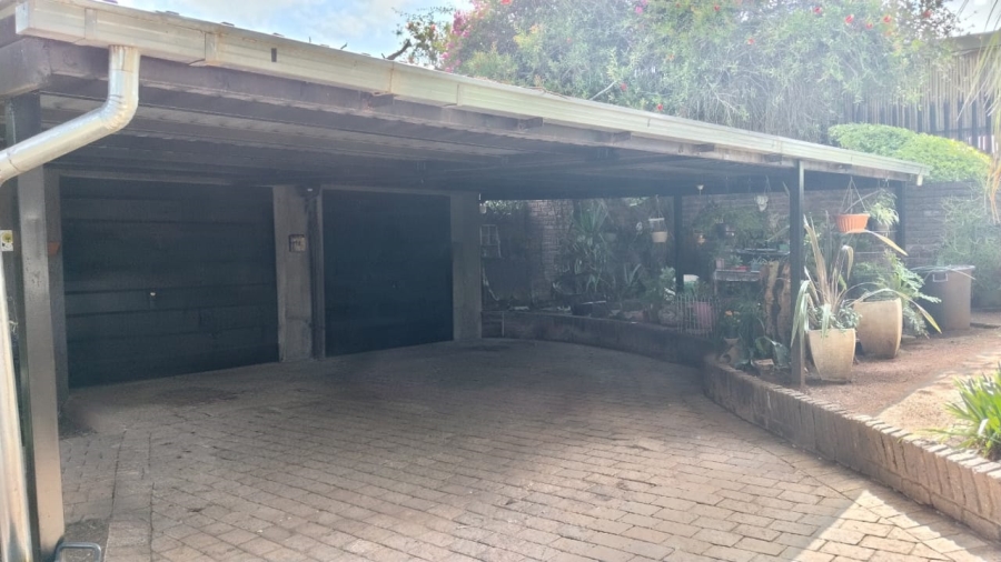 4 Bedroom Property for Sale in Rant En Dal Gauteng