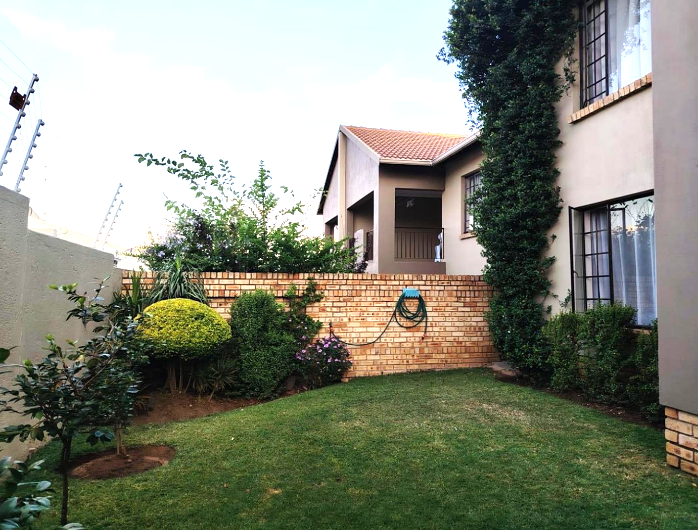 To Let 2 Bedroom Property for Rent in North Riding Gauteng