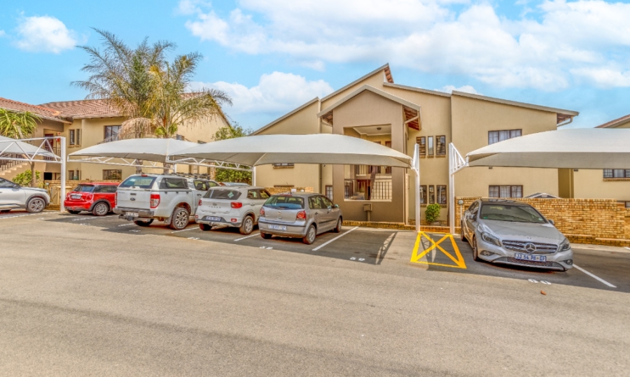 To Let 2 Bedroom Property for Rent in North Riding Gauteng