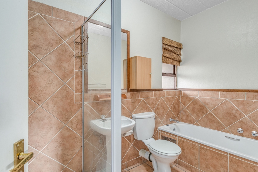 To Let 1 Bedroom Property for Rent in Douglasdale Gauteng