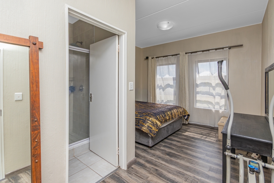 2 Bedroom Property for Sale in Barbeque Downs Gauteng