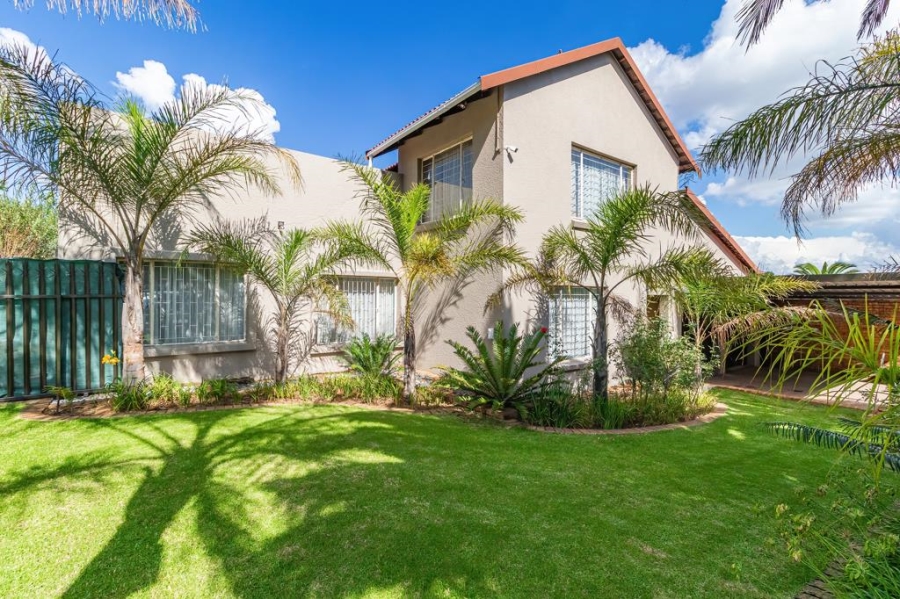 4 Bedroom Property for Sale in Van Riebeeck Park Gauteng