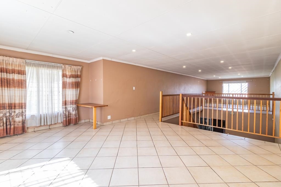 4 Bedroom Property for Sale in Van Riebeeck Park Gauteng