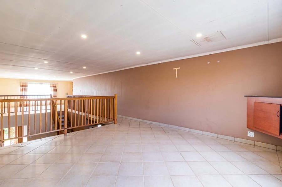 4 Bedroom Property for Sale in Van Riebeeck Park Gauteng