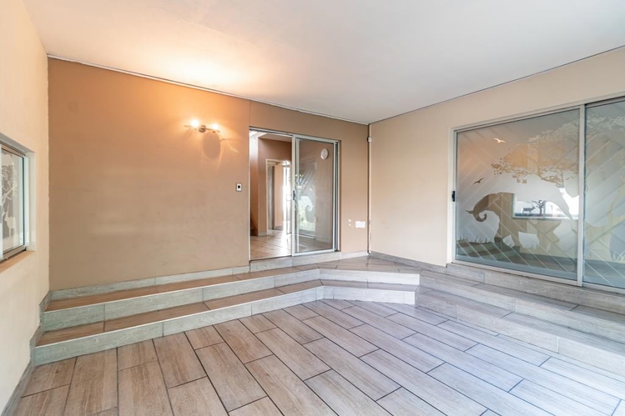 4 Bedroom Property for Sale in Van Riebeeck Park Gauteng