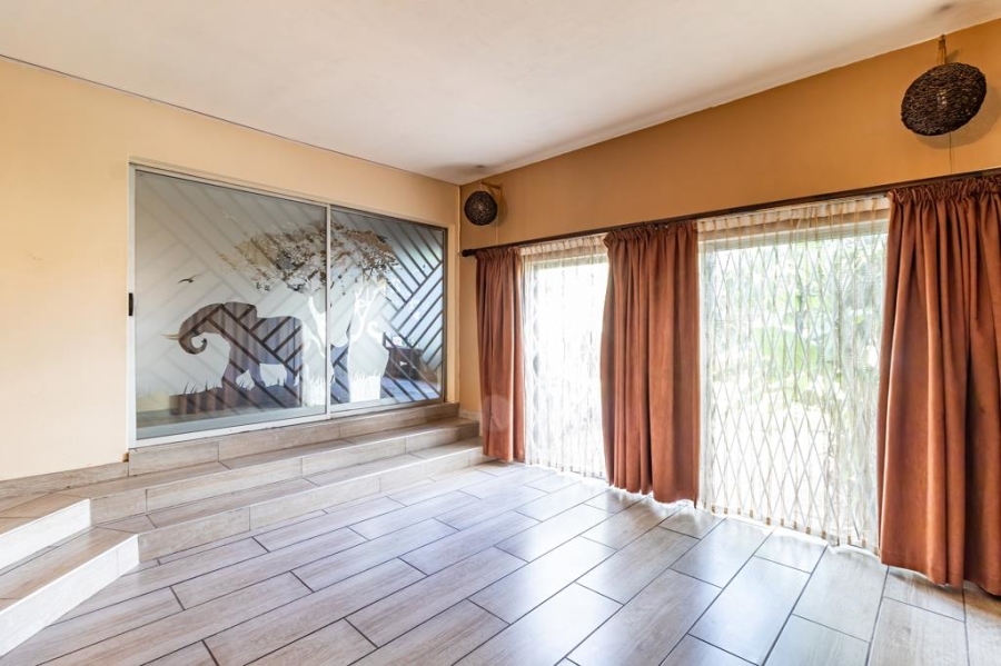 4 Bedroom Property for Sale in Van Riebeeck Park Gauteng