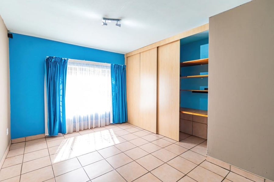 4 Bedroom Property for Sale in Van Riebeeck Park Gauteng