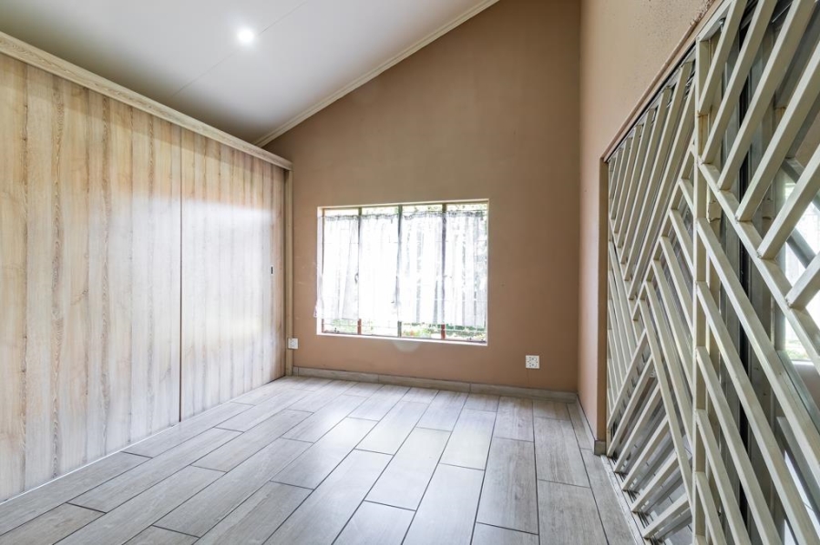 4 Bedroom Property for Sale in Van Riebeeck Park Gauteng