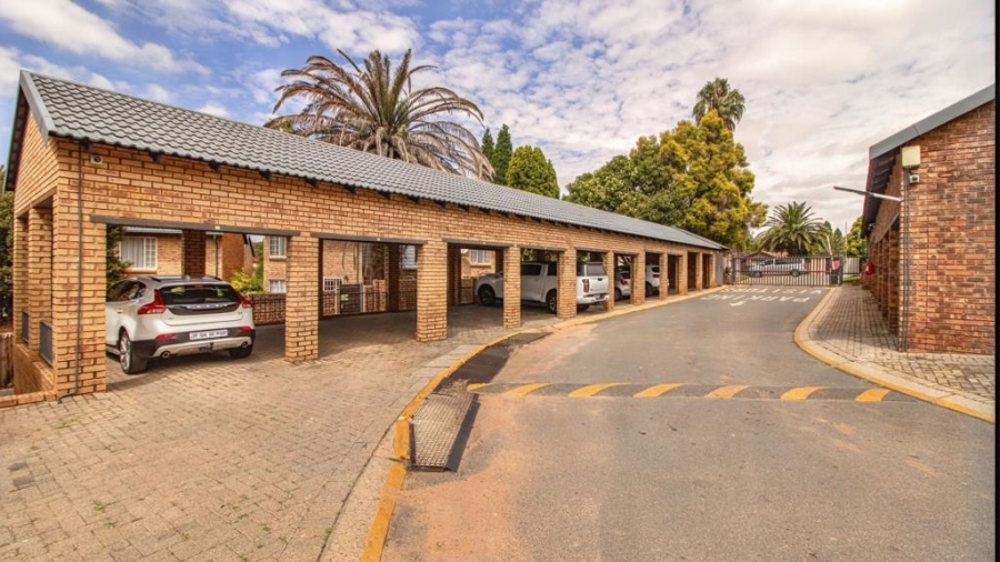 2 Bedroom Property for Sale in Van Riebeeck Park Gauteng