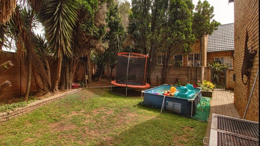 2 Bedroom Property for Sale in Van Riebeeck Park Gauteng