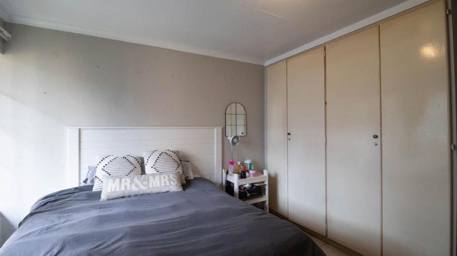 2 Bedroom Property for Sale in Van Riebeeck Park Gauteng