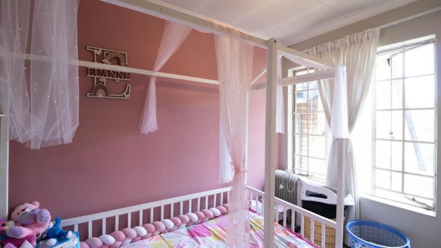 2 Bedroom Property for Sale in Van Riebeeck Park Gauteng