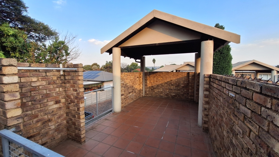 2 Bedroom Property for Sale in Rietfontein Gauteng
