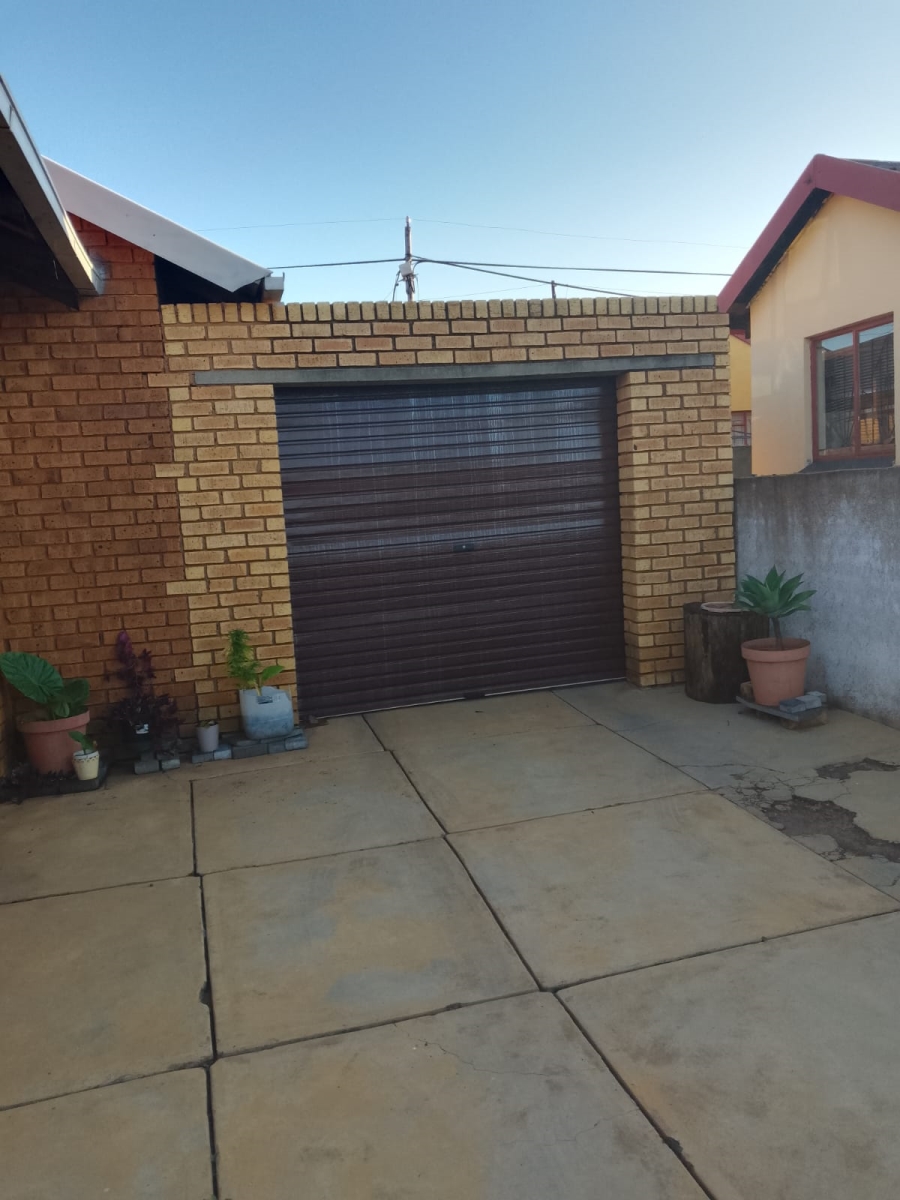 3 Bedroom Property for Sale in Soshanguve WW Gauteng