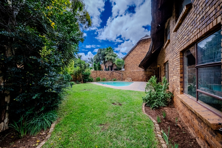 3 Bedroom Property for Sale in Faerie Glen Gauteng