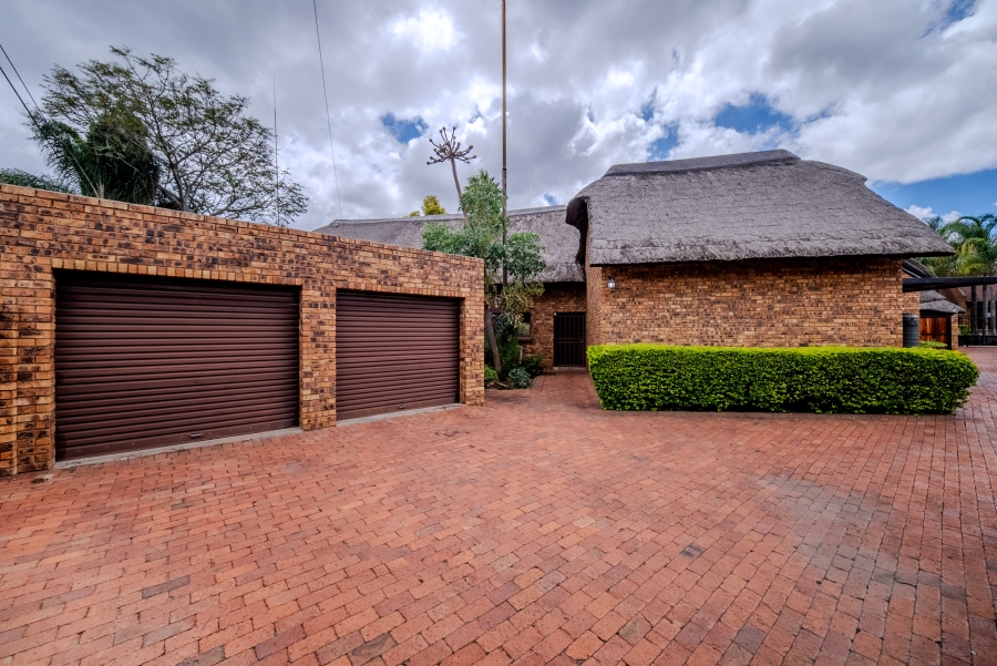 3 Bedroom Property for Sale in Faerie Glen Gauteng