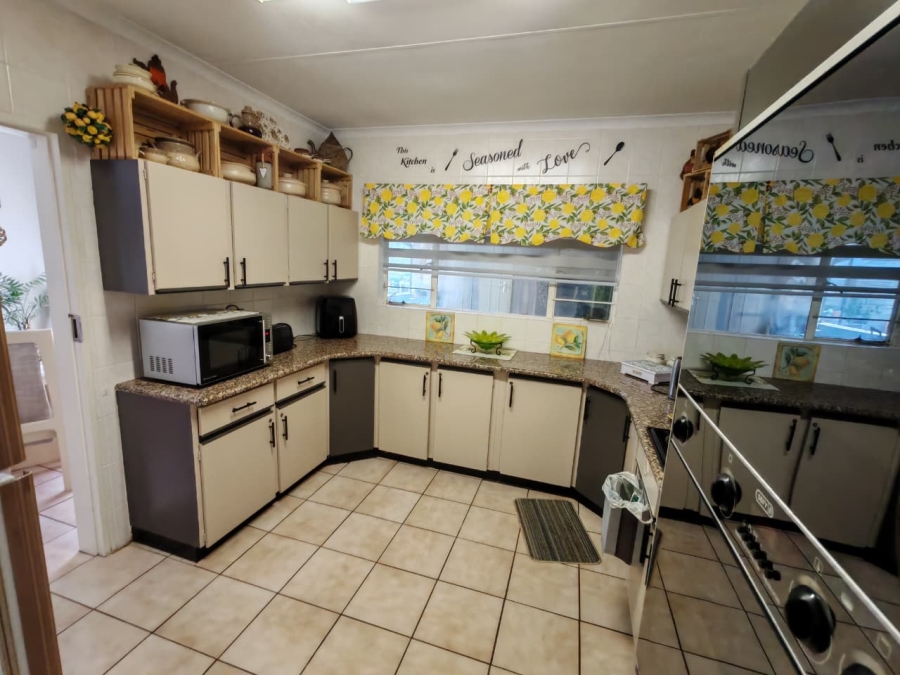 4 Bedroom Property for Sale in Rant En Dal Gauteng