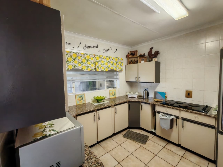 4 Bedroom Property for Sale in Rant En Dal Gauteng