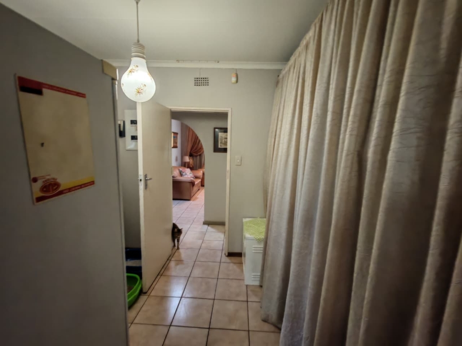 4 Bedroom Property for Sale in Rant En Dal Gauteng