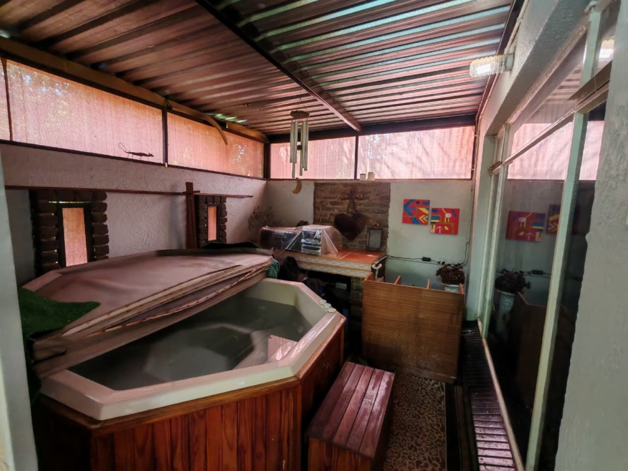 4 Bedroom Property for Sale in Rant En Dal Gauteng