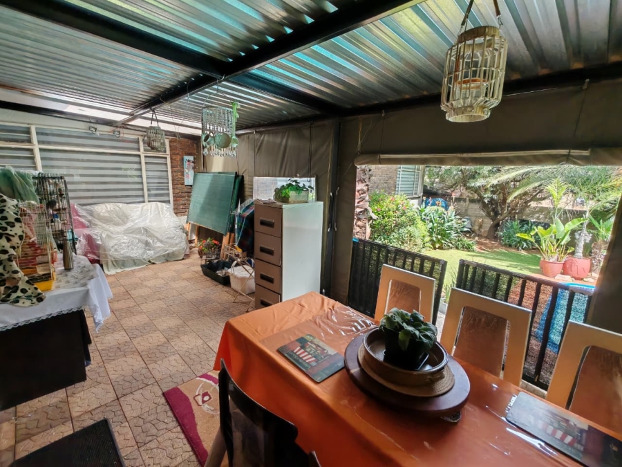 4 Bedroom Property for Sale in Rant En Dal Gauteng