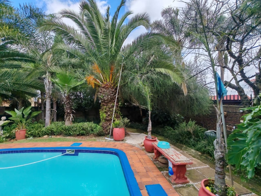 4 Bedroom Property for Sale in Rant En Dal Gauteng