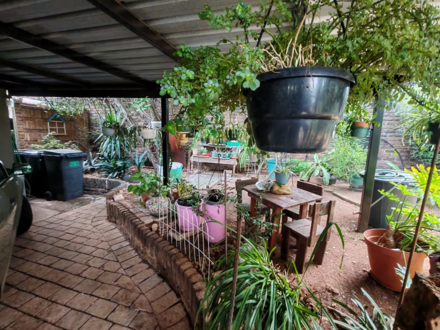 4 Bedroom Property for Sale in Rant En Dal Gauteng