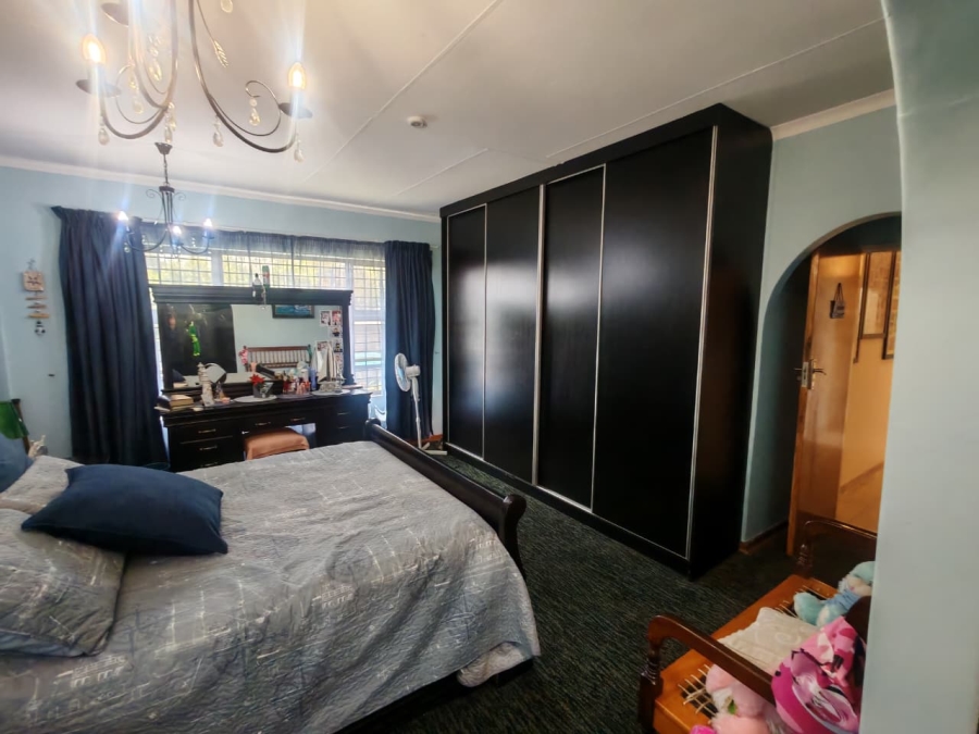 4 Bedroom Property for Sale in Horison Park Gauteng