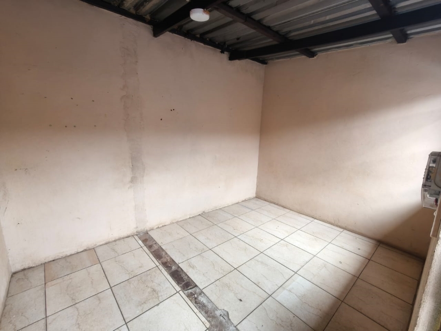 To Let 1 Bedroom Property for Rent in Laudium Gauteng