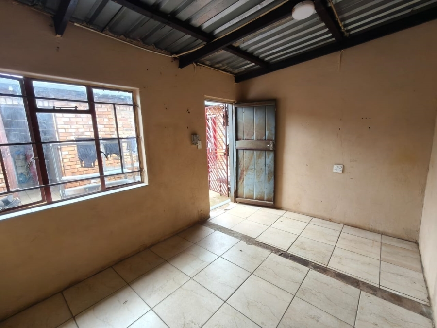 To Let 1 Bedroom Property for Rent in Laudium Gauteng