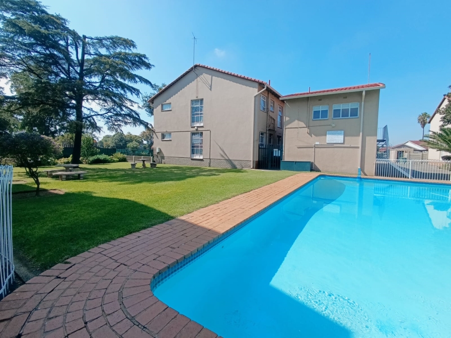 2 Bedroom Property for Sale in Brackenhurst Gauteng