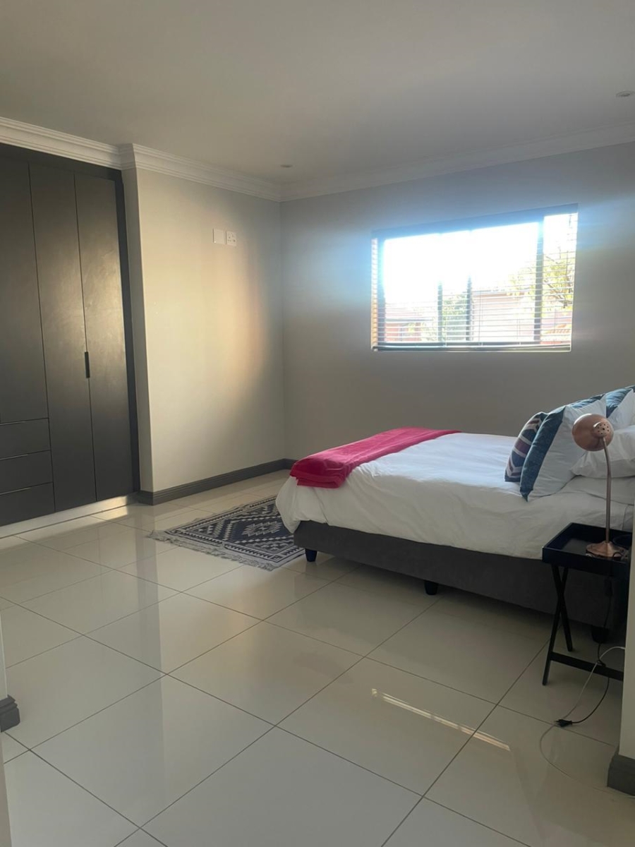To Let 4 Bedroom Property for Rent in Olympus AH Gauteng