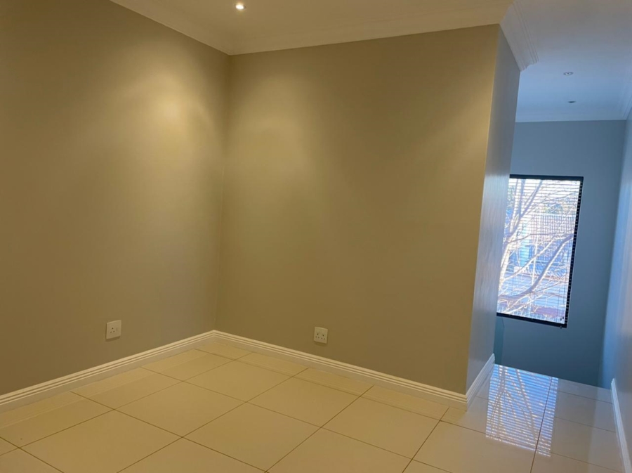 To Let 4 Bedroom Property for Rent in Olympus AH Gauteng