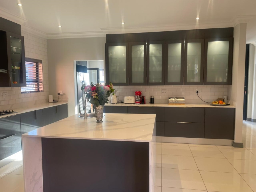 To Let 4 Bedroom Property for Rent in Olympus AH Gauteng