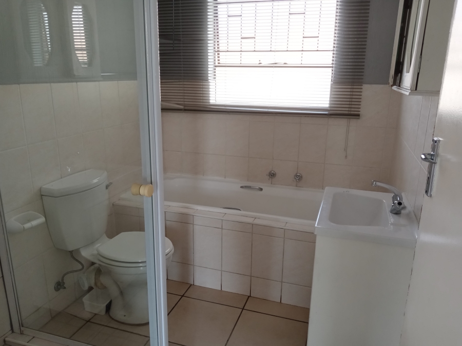 2 Bedroom Property for Sale in Amorosa Gauteng